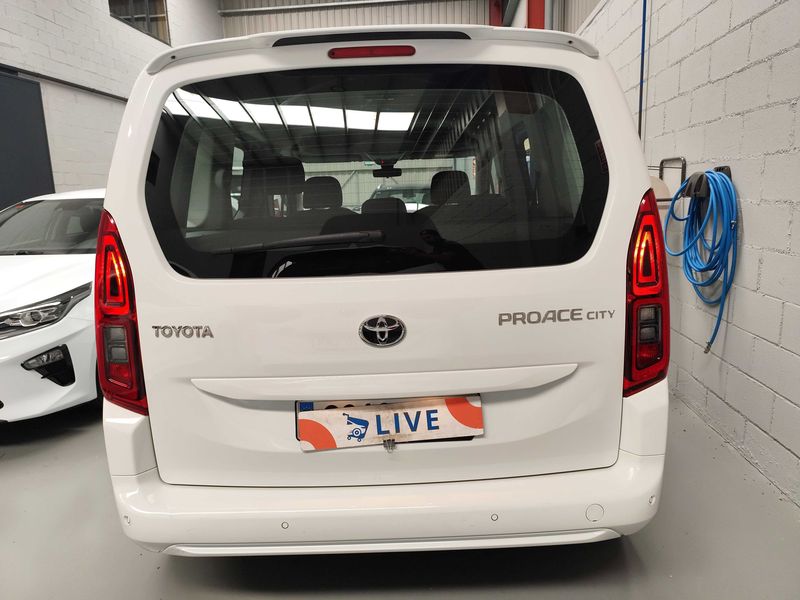 Toyota ProAce City 1.5 D-4D Combi L1 VX — zdjęcie 4