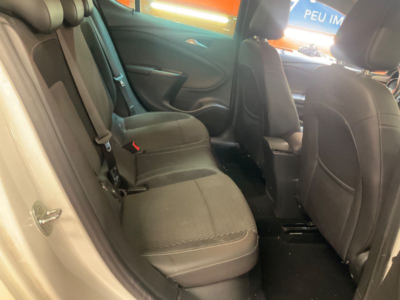 Opel Astra 1.6 CDTI DPF Innovation 2015 – снимка 19