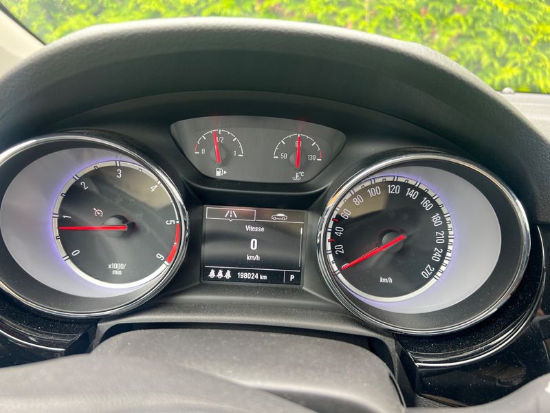 Opel Astra 1.6 CDTI DPF Innovation 2015 – снимка 18