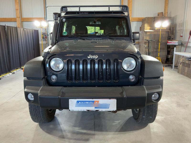 Jeep Wrangler Unlimited 2.8 CRD Rubicon — zdjęcie 9