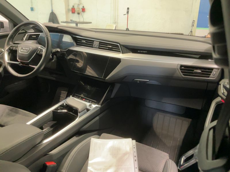 Audi e-tron Sportback 50 quattro S line — zdjęcie 12