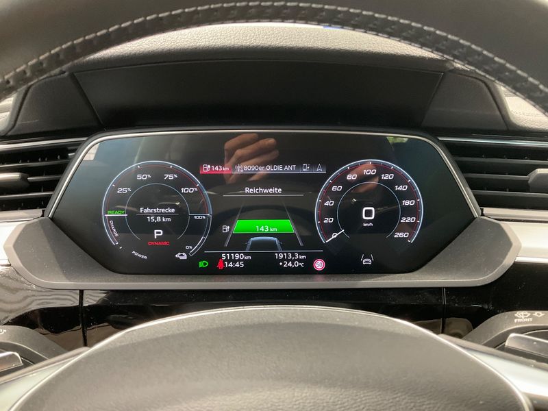 Audi e-tron Sportback 50 quattro S line — zdjęcie 13