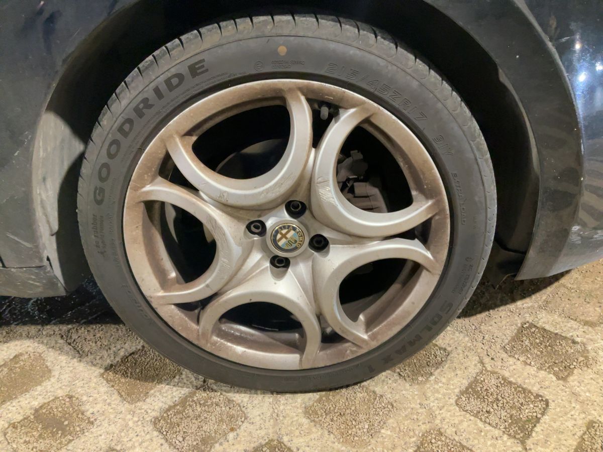 Alfa Romeo 2014 — photo 12