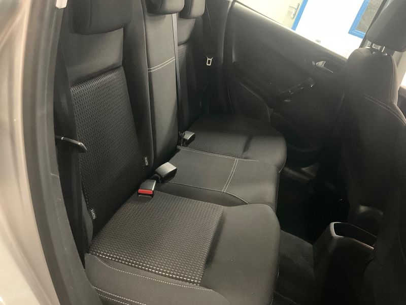 Peugeot 208 1.2 PureTech Allure 2018 – снимка 19