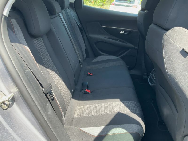 Peugeot 3008 1.6 Blue-HDi Active — zdjęcie 14