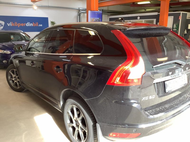 Volvo XC60 2.4 D4 Business AWD — zdjęcie 3