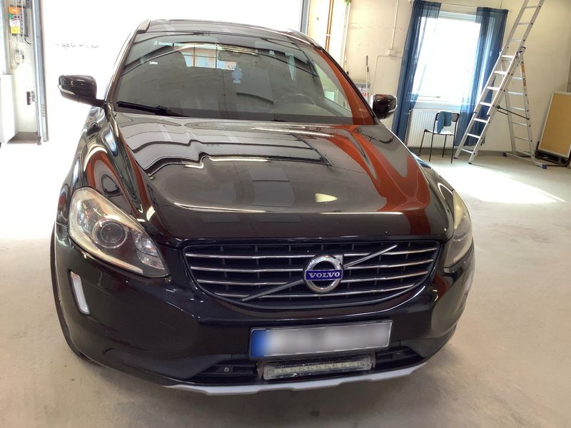 Volvo XC60 2.4 D4 Business AWD — zdjęcie 9