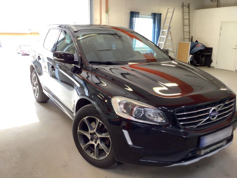 Volvo XC60 2.4 D4 Business AWD — zdjęcie 8