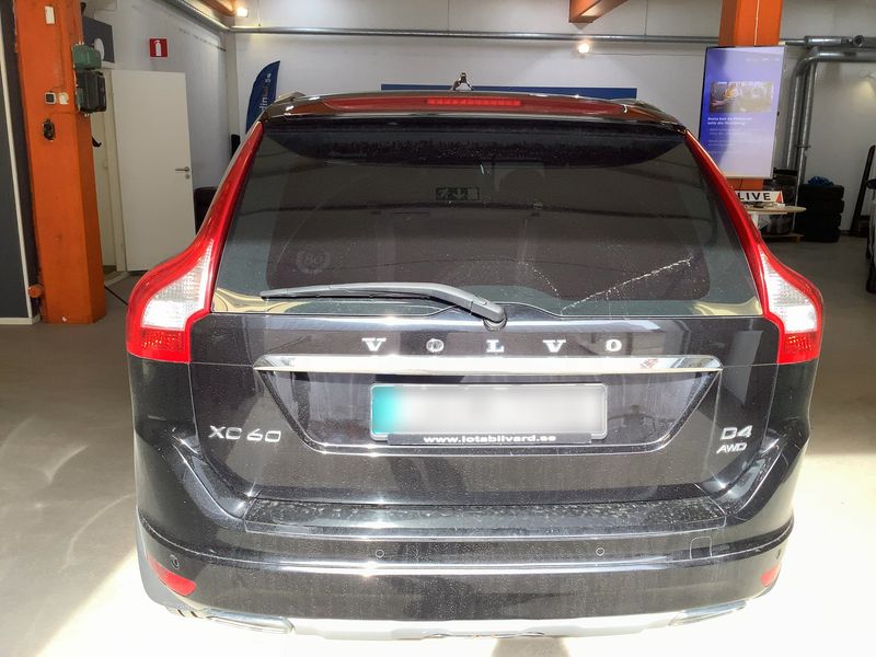 Volvo XC60 2.4 D4 Business AWD — zdjęcie 5