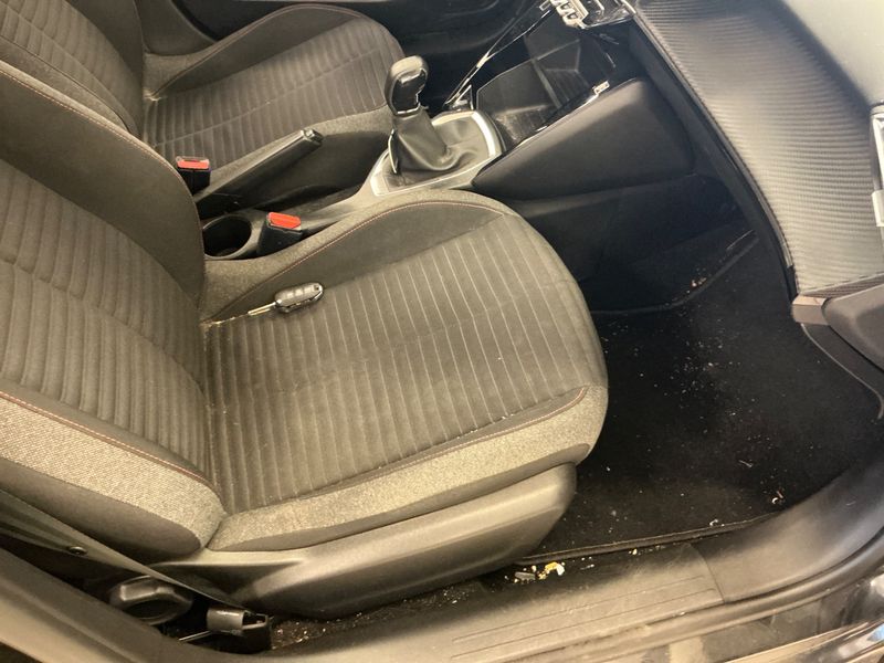Peugeot 208 1.2 PureTech Active Pack 2021 – снимка 39