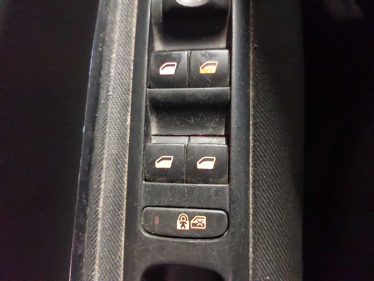 Peugeot 5008 2012 — photo 30