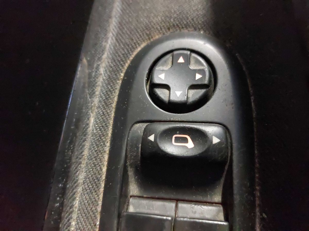 Peugeot 5008 2012 — photo 35