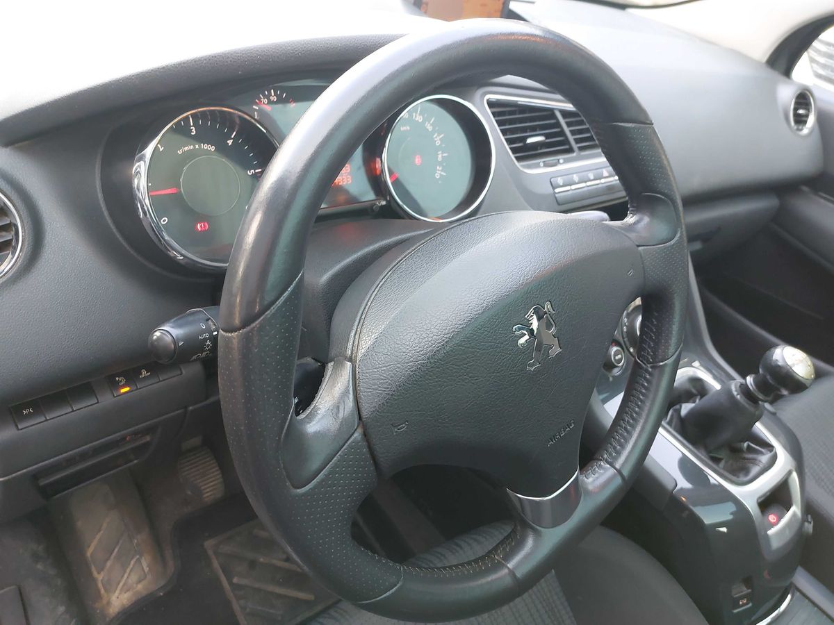 Peugeot 5008 2012 — photo 47