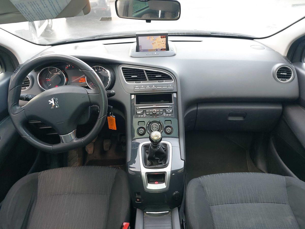 Peugeot 5008 2012 — photo 12