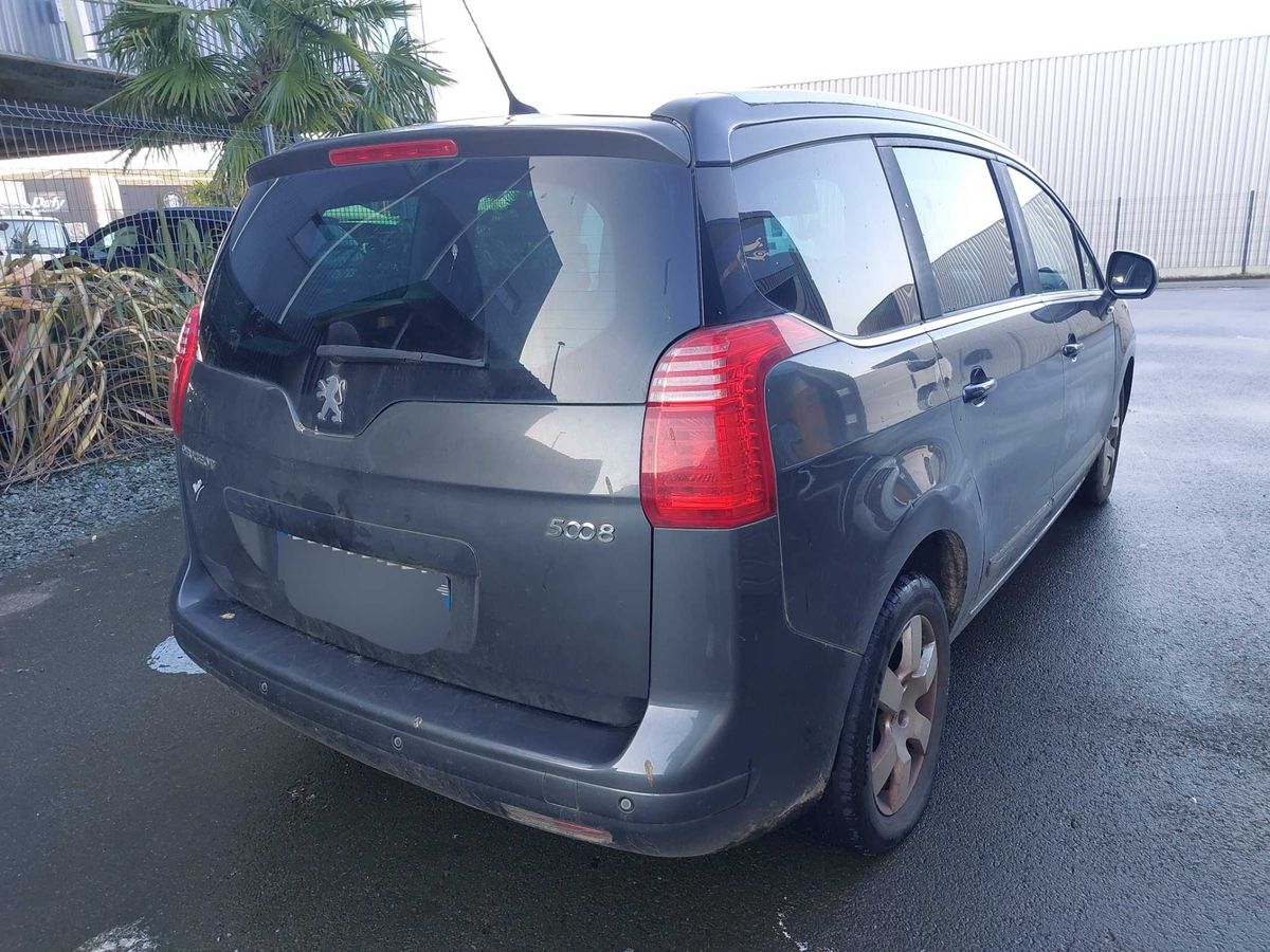 Peugeot 5008 2012 — photo 6
