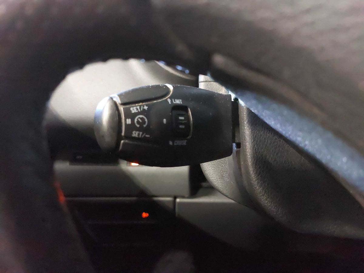 Peugeot 5008 2012 — photo 32