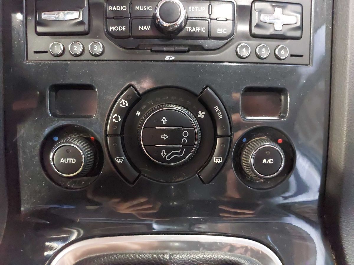 Peugeot 5008 2012 — photo 34