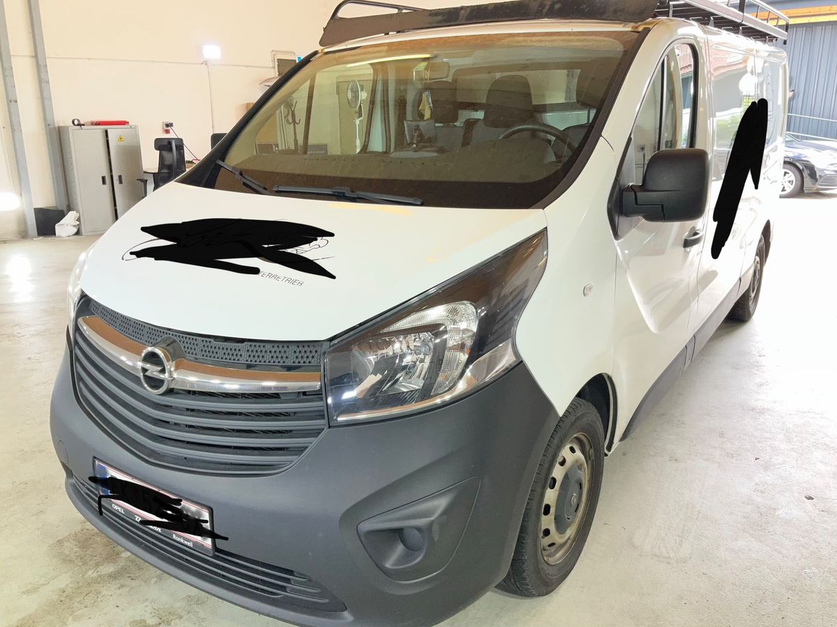 Opel Vivaro 2018 — photo 1