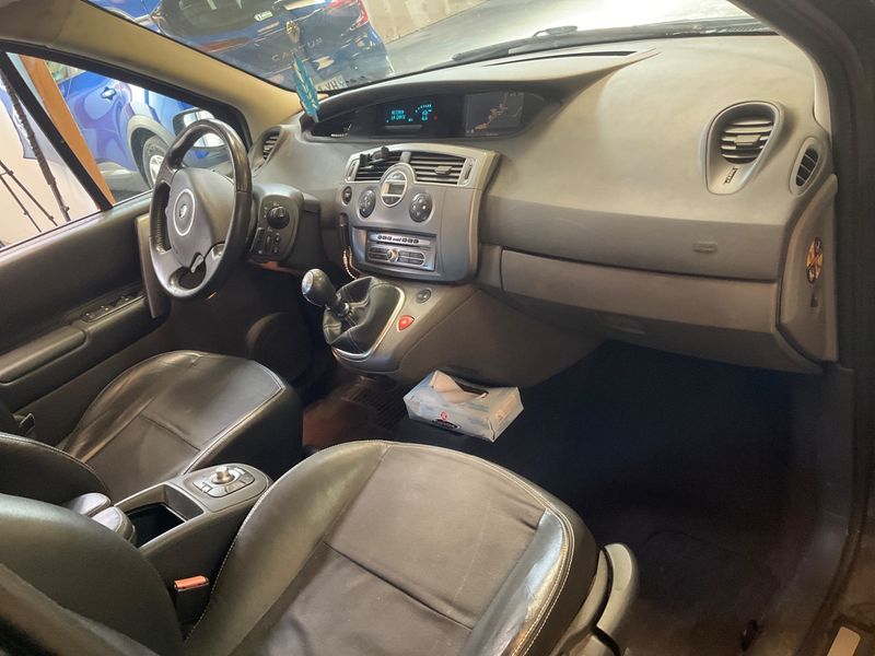 Renault Scenic 1.9 dCi Authentique — zdjęcie 3