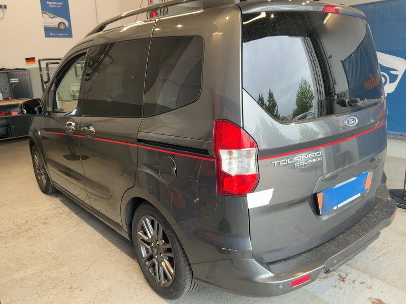 Ford Tourneo 1.0 EcoBoost Sport — zdjęcie 3