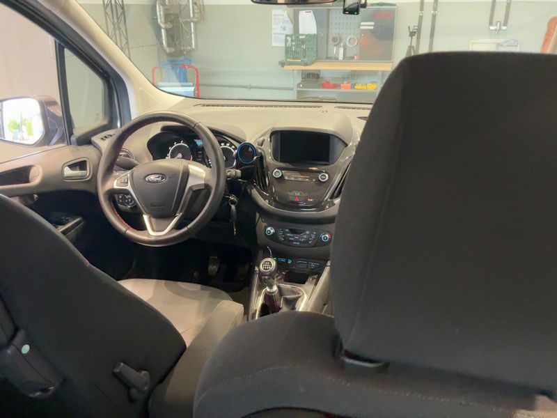 Ford Tourneo 1.0 EcoBoost Sport — zdjęcie 12