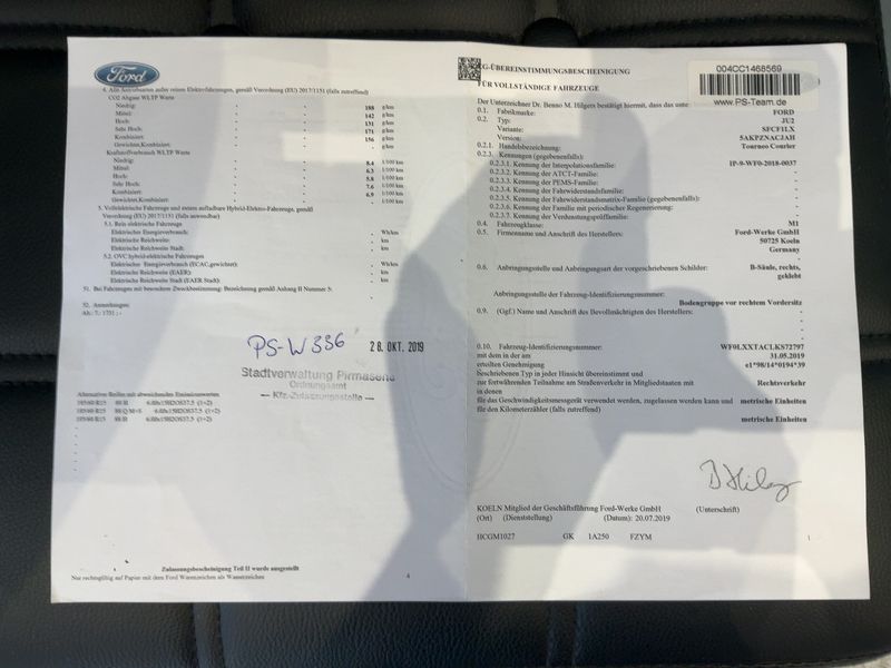 Ford Tourneo 1.0 EcoBoost Sport — zdjęcie 16