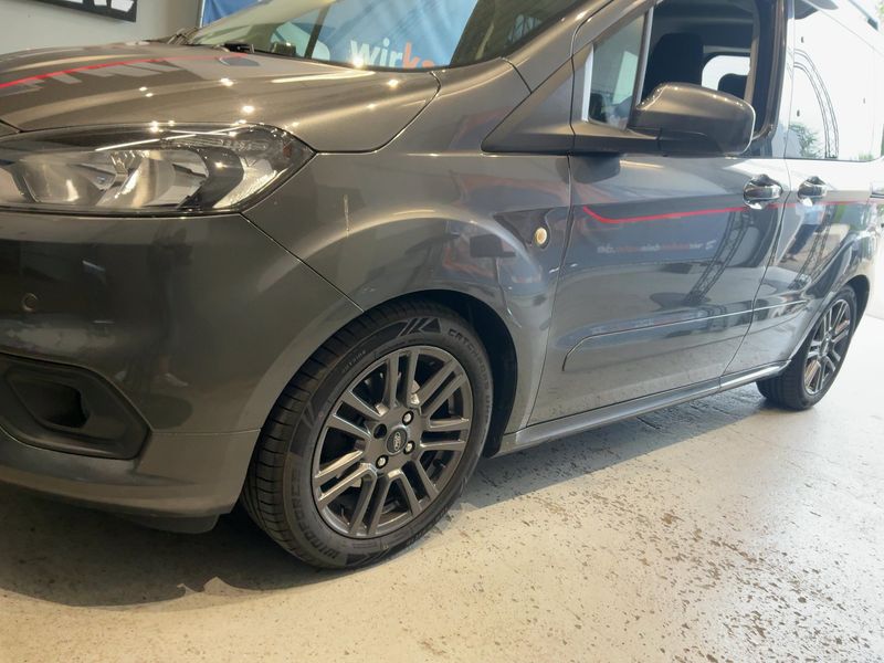 Ford Tourneo 1.0 EcoBoost Sport — zdjęcie 2