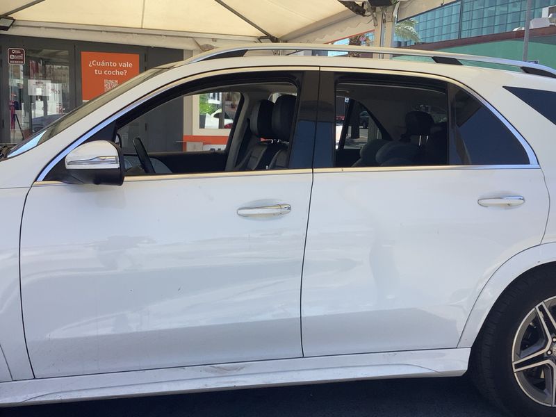 Mercedes-Benz GLE-Klasse GLE 300 d 4Matic AMG Line — zdjęcie 4