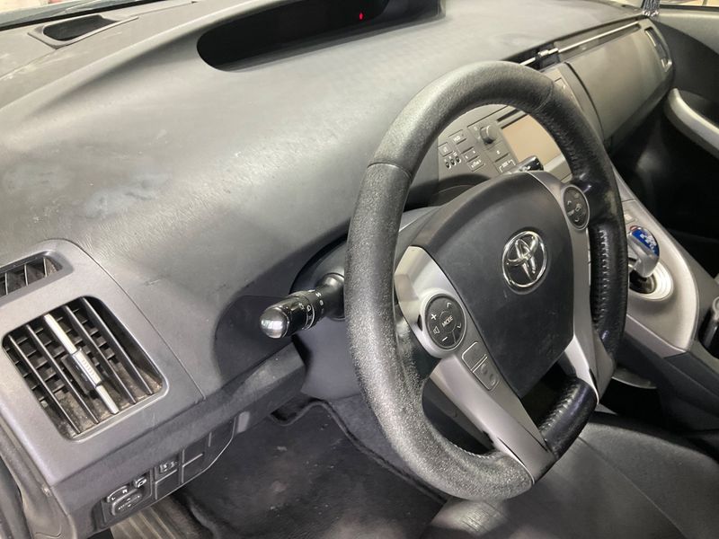 Toyota Prius 1.8 Executive 2013 – снимка 31