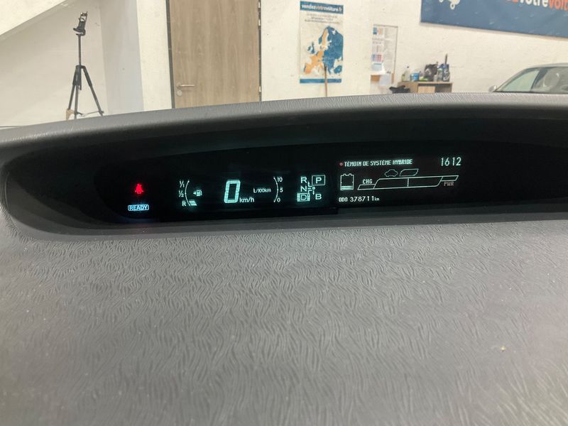 Toyota Prius 1.8 Executive 2013 – снимка 18