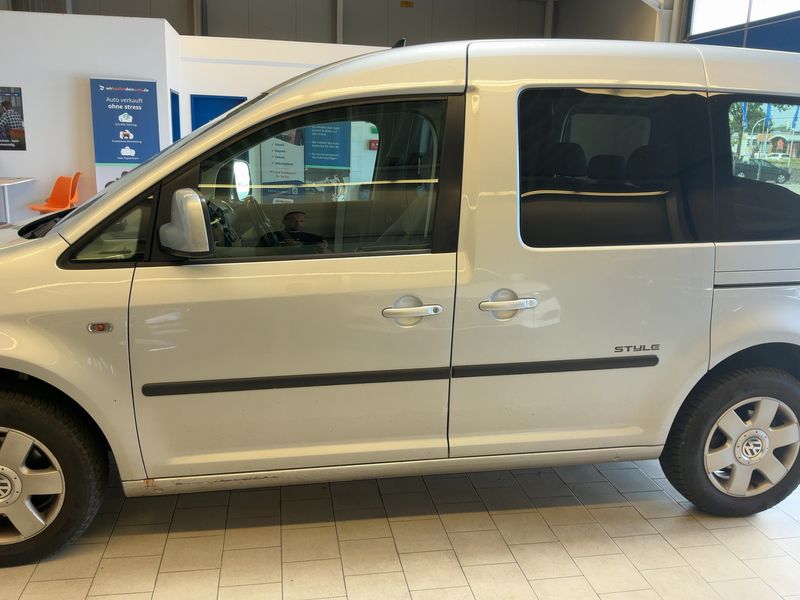Volkswagen Caddy 1.9 TDI Life Style — zdjęcie 4
