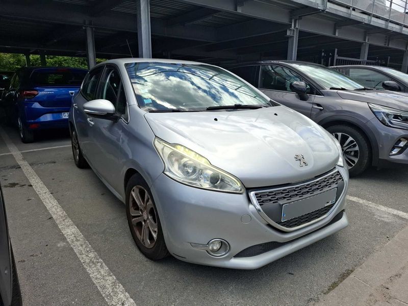 Peugeot 208 1.6 HDi Business Pack — zdjęcie 6
