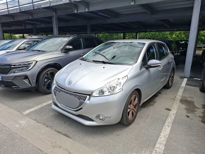 Peugeot 208 1.6 HDi Business Pack — zdjęcie 1