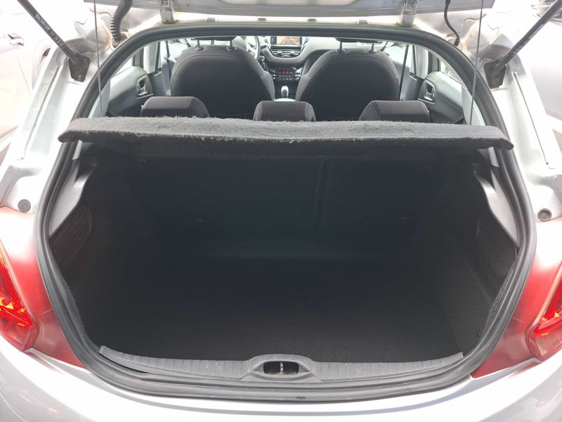 Peugeot 208 1.6 HDi Business Pack — zdjęcie 9