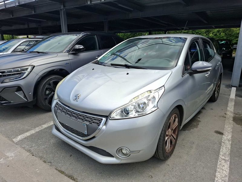 Peugeot 208 1.6 HDi Business Pack — zdjęcie 2