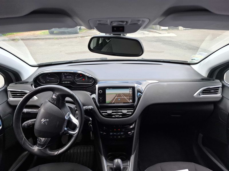 Peugeot 208 1.6 HDi Business Pack — zdjęcie 11