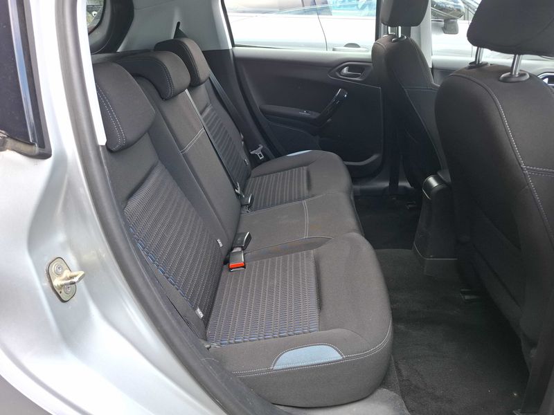 Peugeot 208 1.6 HDi Business Pack — zdjęcie 14