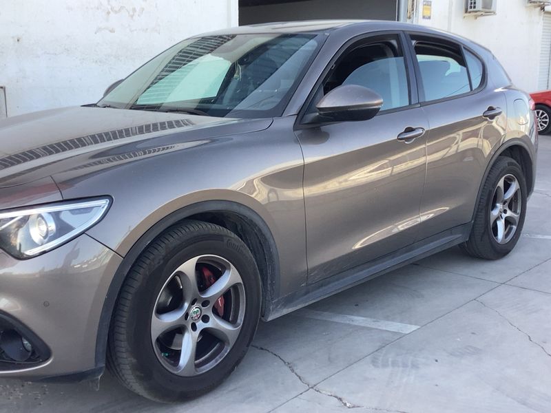 Alfa Romeo Stelvio 2.2 JTDM Basis 2WD — zdjęcie 2