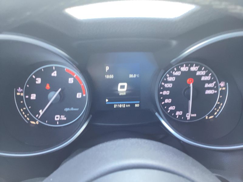 Alfa Romeo Stelvio 2.2 JTDM Basis 2WD — zdjęcie 13