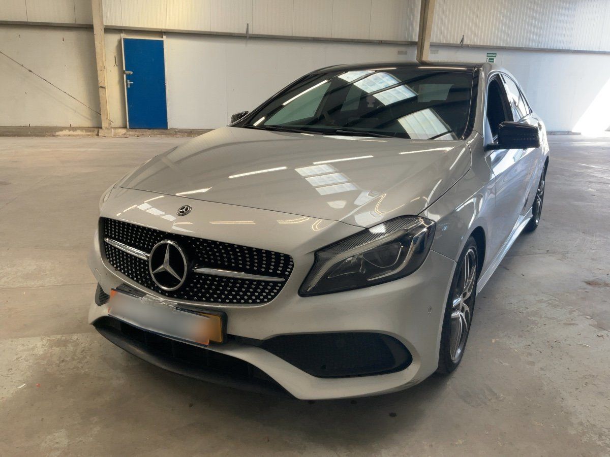 Mercedes-Benz A-Klasse 2018 — photo 1