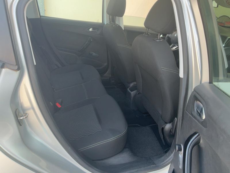 Peugeot 208 1.2 e-VTi Active — zdjęcie 14