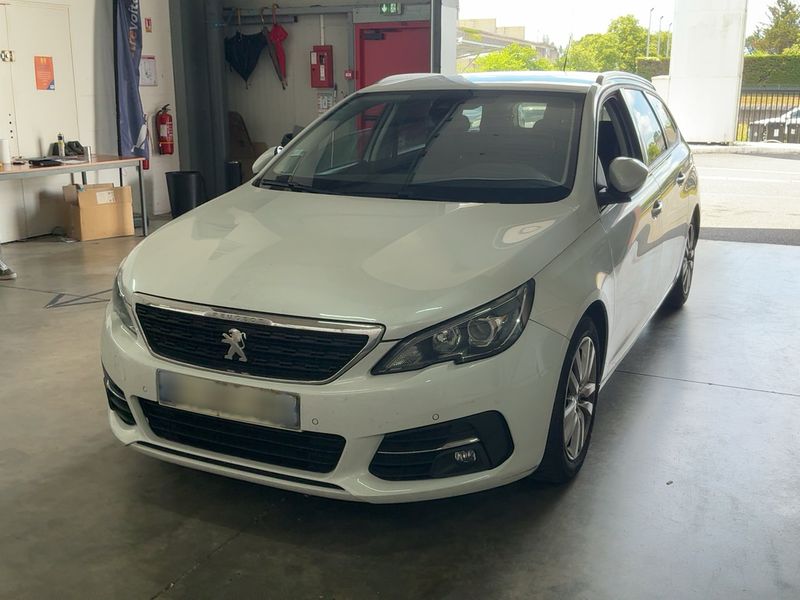 Peugeot 308 1.6 Blue-HDi Active Business — zdjęcie 1