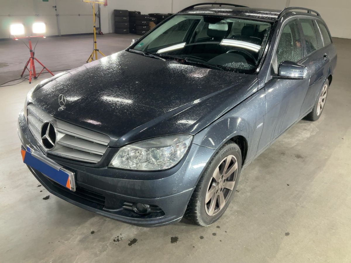 Mercedes-Benz C-Klasse 2010 — photo 1
