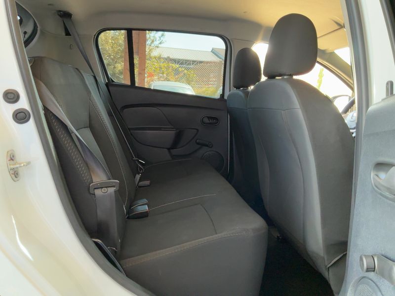 Dacia Sandero 1.0 — zdjęcie 14