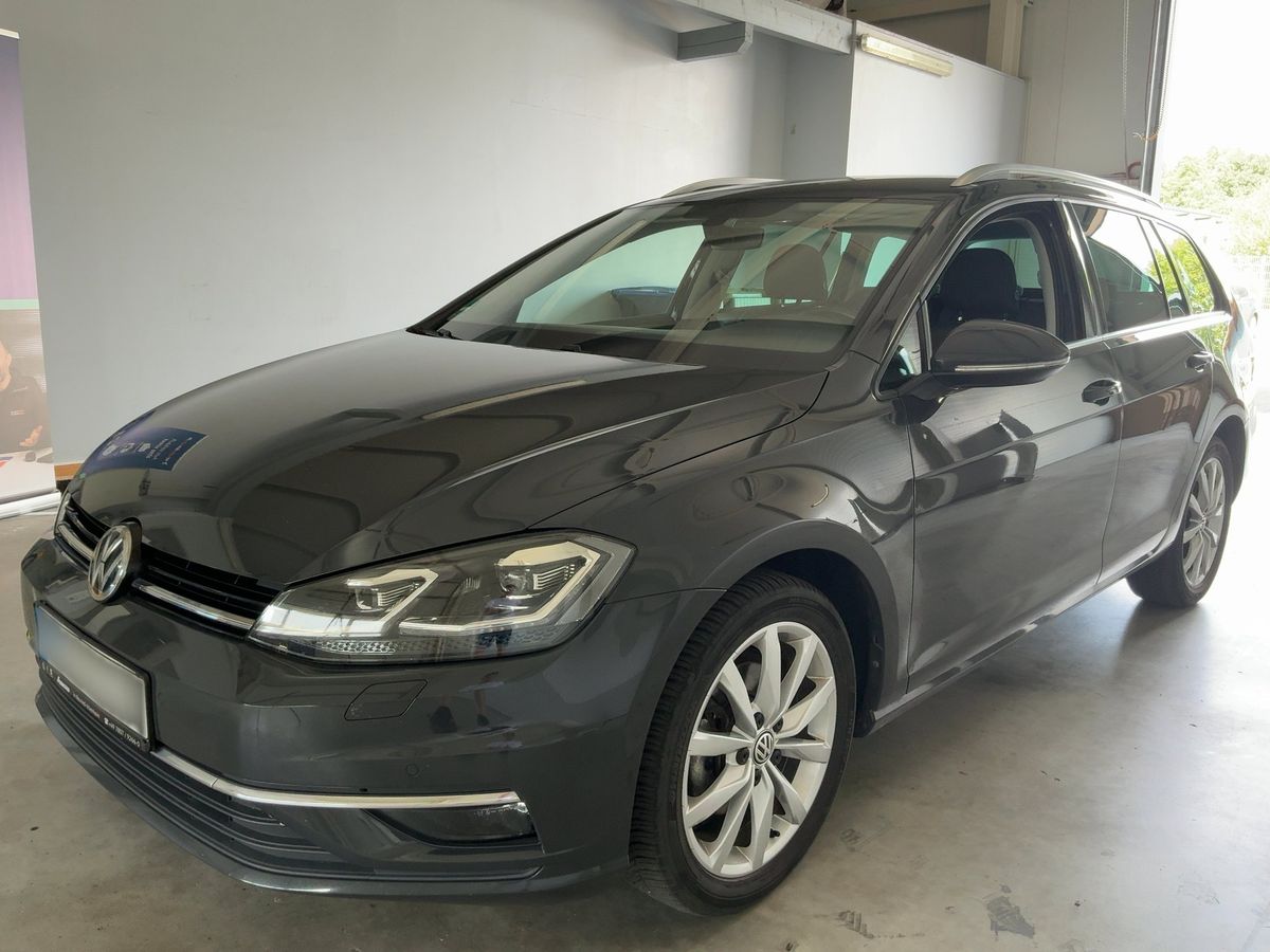 Volkswagen Golf 2019 — photo 1
