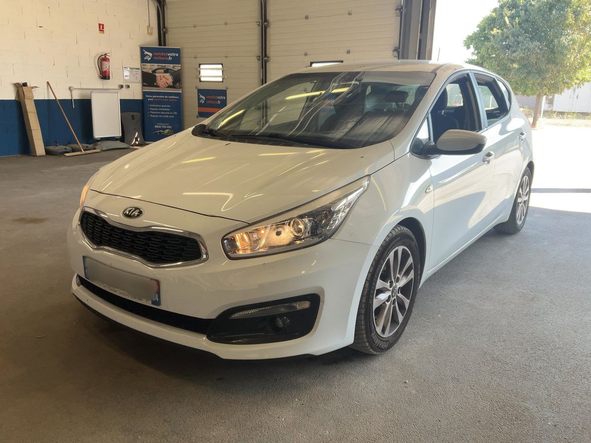 Kia cee'd 2015 — photo 1