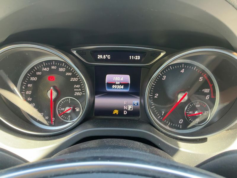 Mercedes-Benz CLA-Klasse CLA 200 d AMG Line — zdjęcie 13