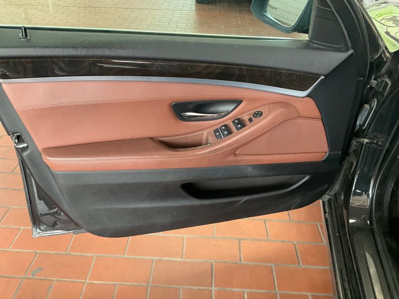 BMW 5er 520d 2011 – снимка 24