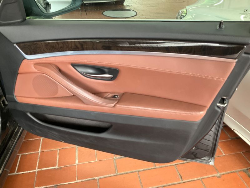 BMW 5er 520d 2011 – снимка 26