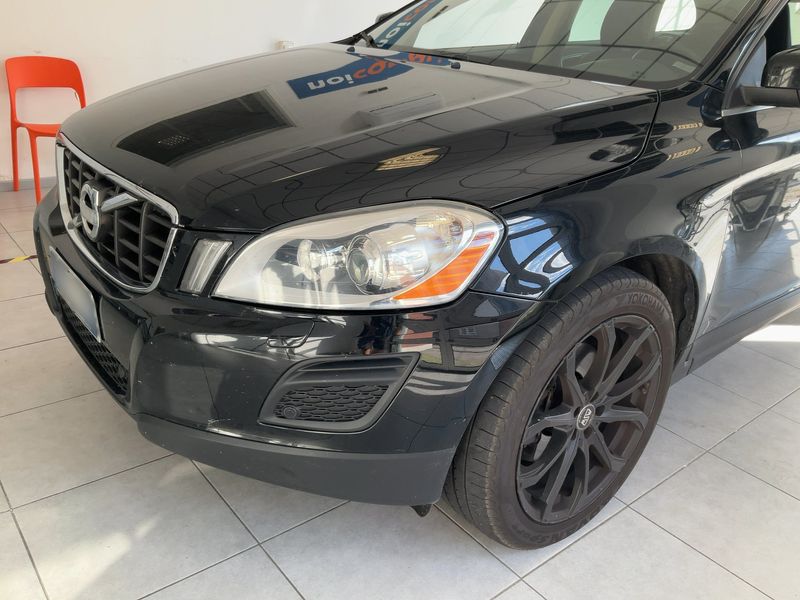 Volvo XC60 2.4 D4 Momentum AWD — zdjęcie 2